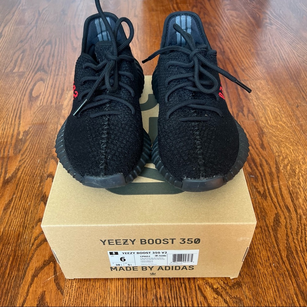 YEEZY 350 V2 BLACK/RED size 6